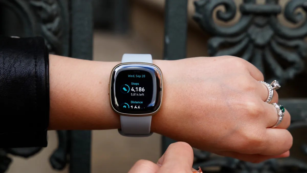 Fitbit Sense 2 reloj inteligente mujer 2024